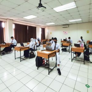 adab belajar di sekolah