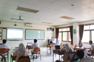 memahami perbandingan kurikulum nasional dan internasional