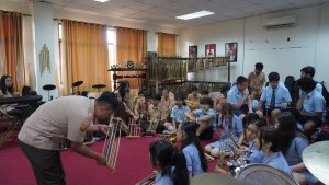 pendidikan multikultural di SMA Dwiwarna