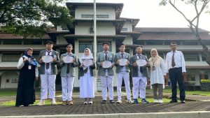 prestasi siswa SMA Dwiwarna