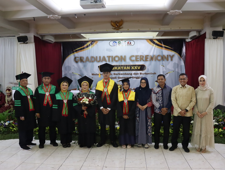 SMA Dwiwarna Luluskan Angkatan ke-25: Generasi Penuh Prestasi, Berkarakter, dan Siap Berkontribusi Global 2 SMA Dwiwarna Luluskan Angkatan ke-25