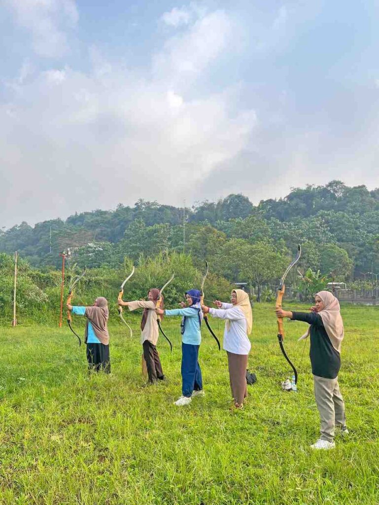 Leader Bootcamp Dwiwarna 2025: Memperkuat Visi, Misi dan Nilai Dalam Meningkatkan Langkah Strategis Dwiwarna 8 Archery 1 1