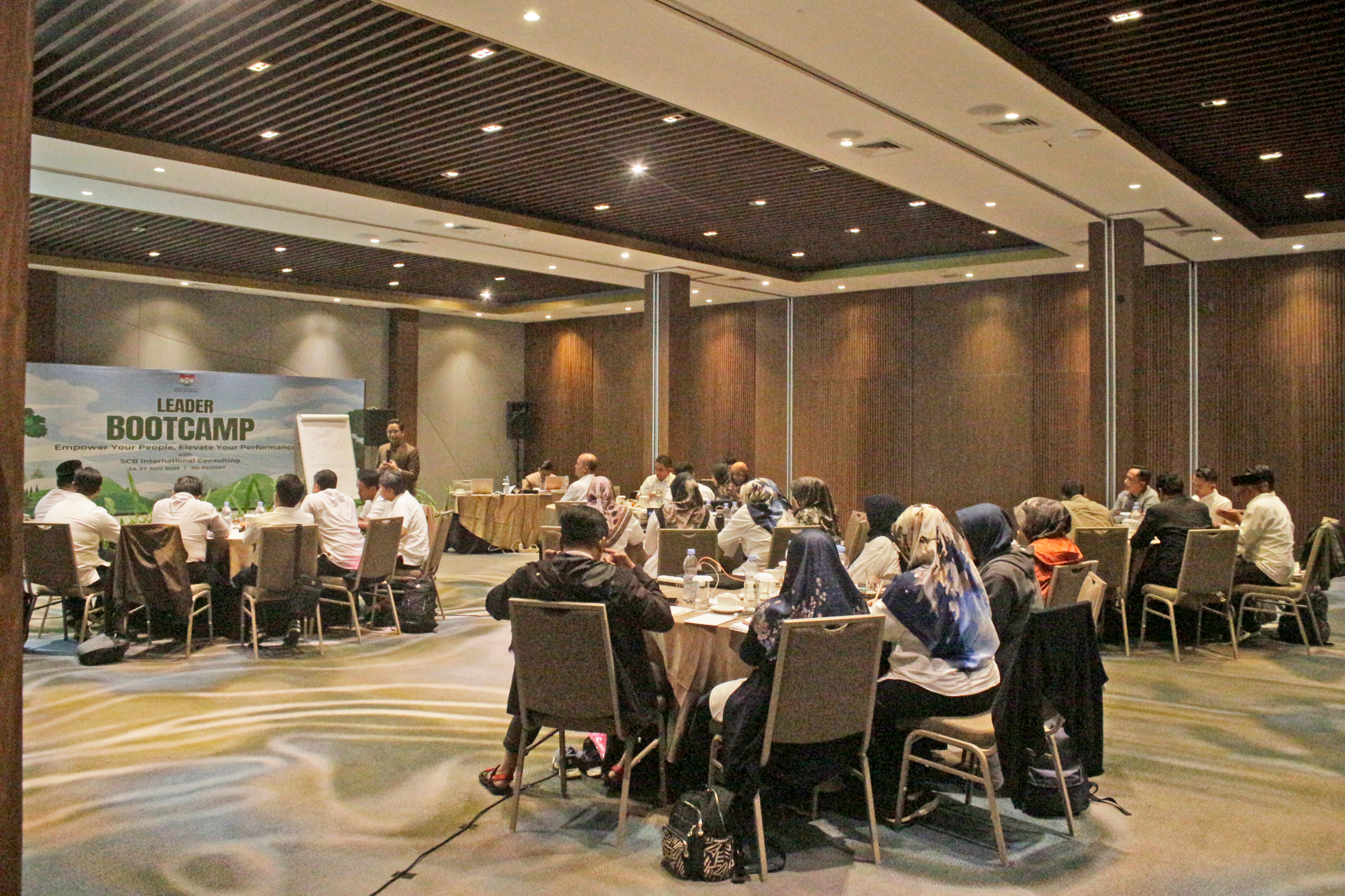 Leader Bootcamp Dwiwarna 2025: Memperkuat Visi, Misi dan Nilai Dalam Meningkatkan Langkah Strategis Dwiwarna 2 Hari Pertama: Diskusi Leader Bootcamp Dwiwarna 2025