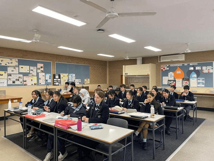 Peran Orang Tua di Sekolah Asrama