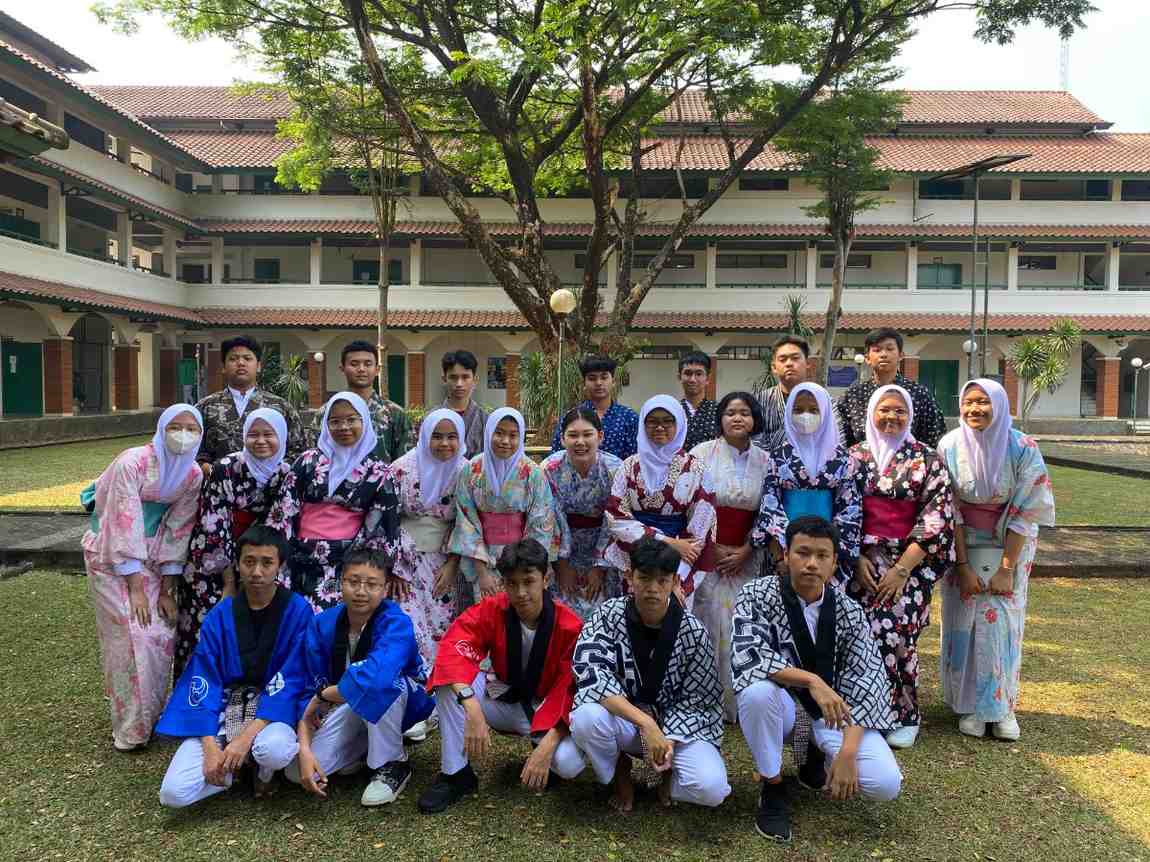 Kelebihan Sekolah Asrama Bagi Lulusan SMP 1 kelebihan sekolah asrama dari segi pembelajaran dan fasilitas