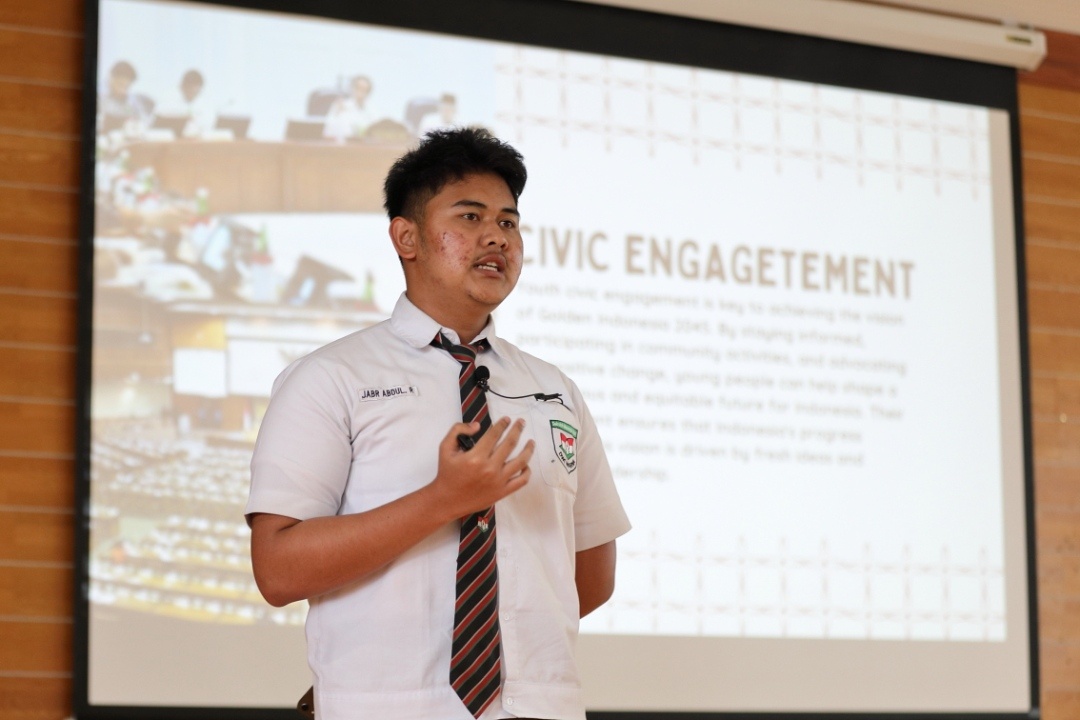 Implementasi bahasa asing SMA Dwiwarna